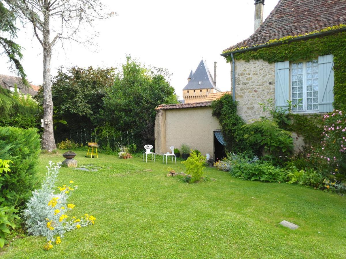Rue Du Chateau Lalinde Exterior photo